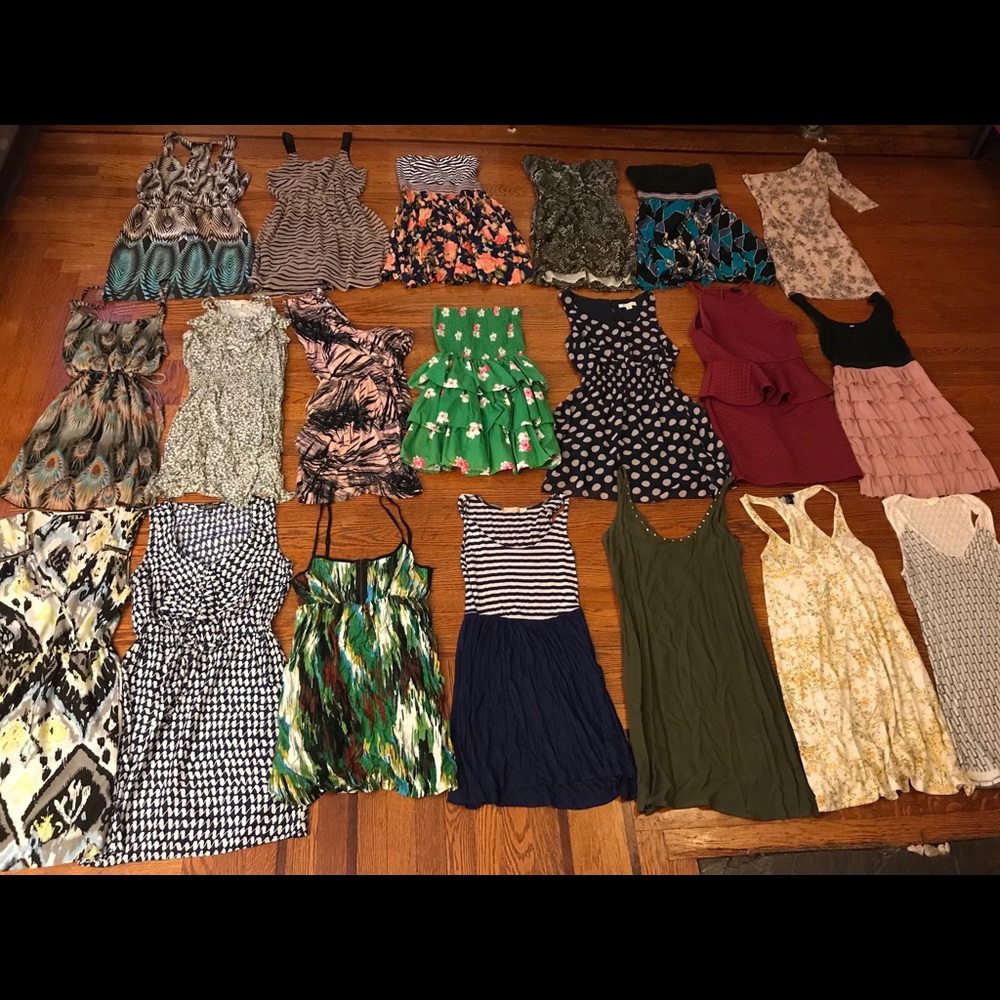 $3 Per Dress! Set of 20 Dresses XS-S